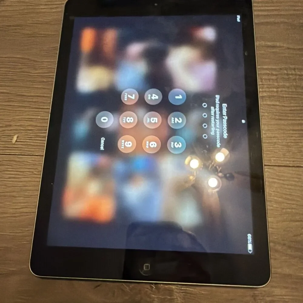 Apple iPad Air A1474 1st Generation, Wi-Fi, 9.7